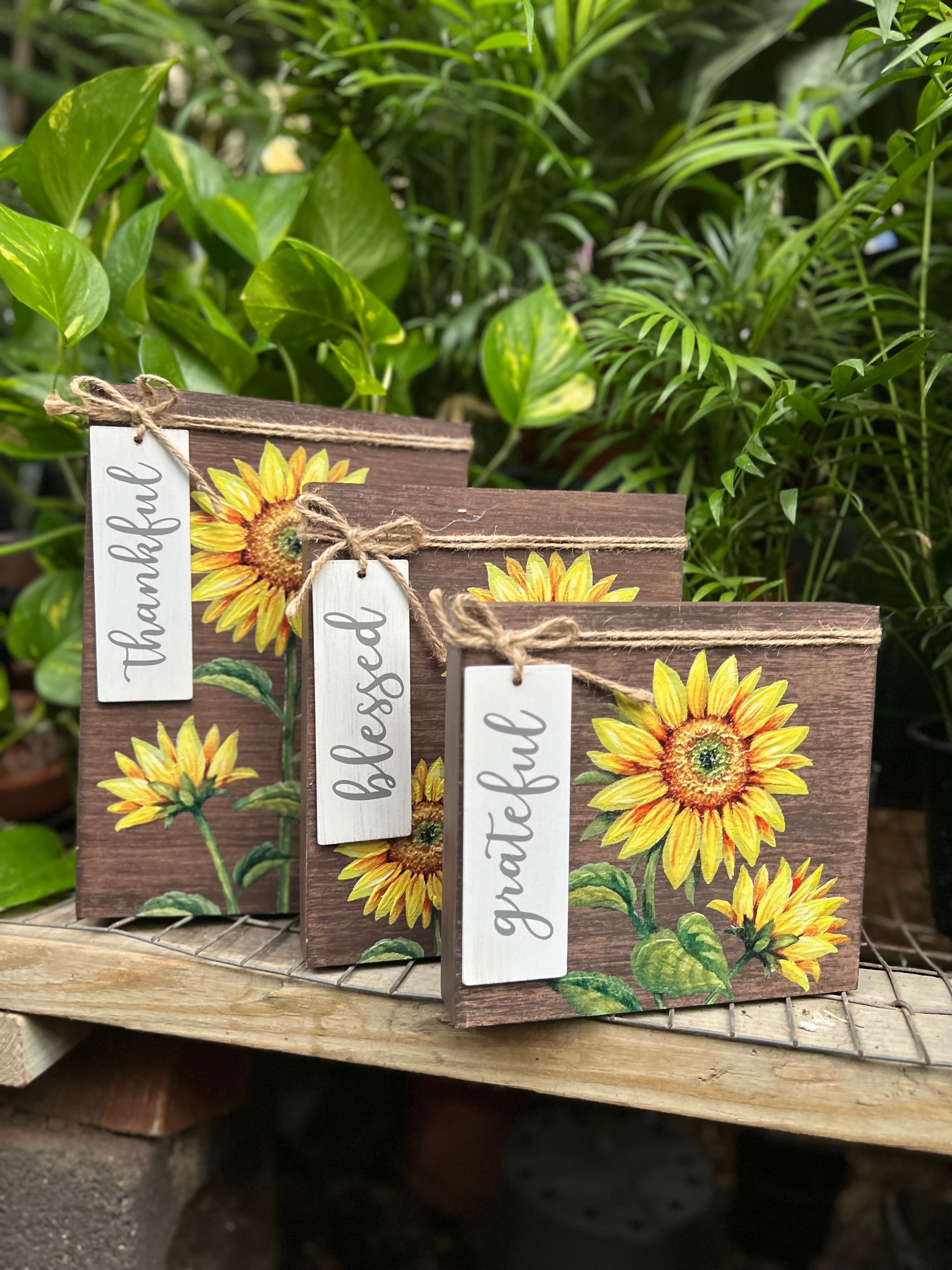 Sunflower shelf sitter